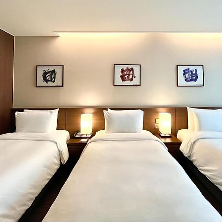 Ramada Encore By Wyndham Busan Station Экстерьер фото
