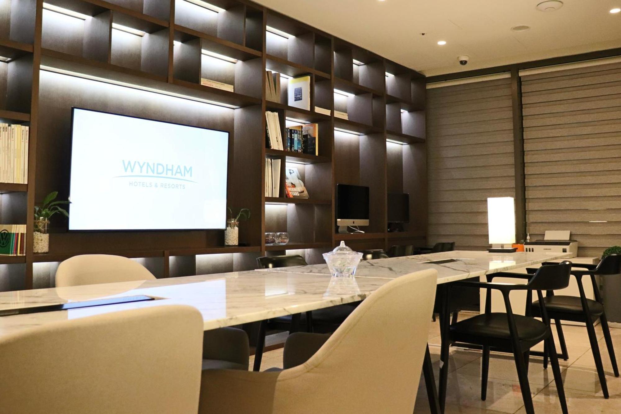 Ramada Encore By Wyndham Busan Station Экстерьер фото