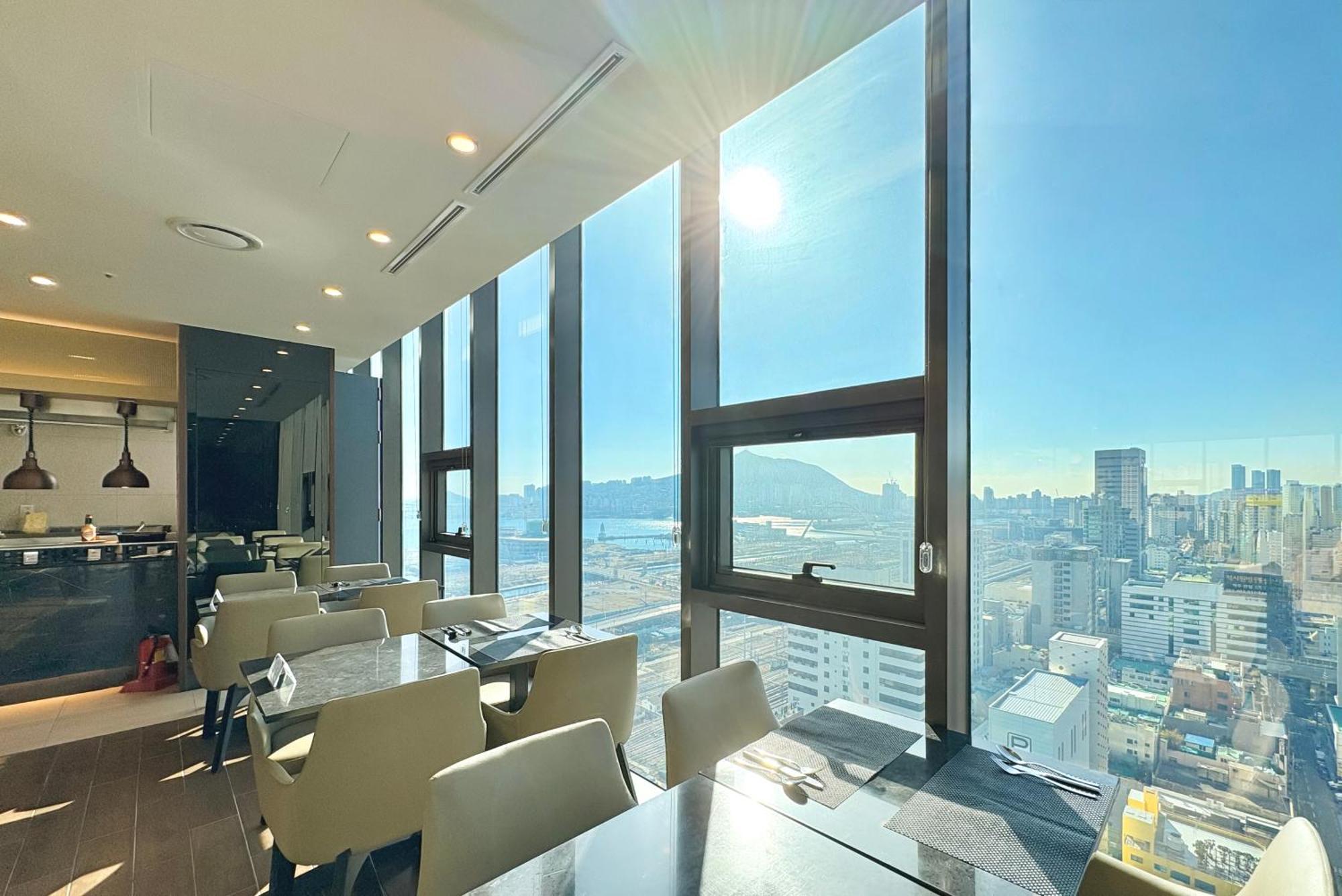 Ramada Encore By Wyndham Busan Station Экстерьер фото