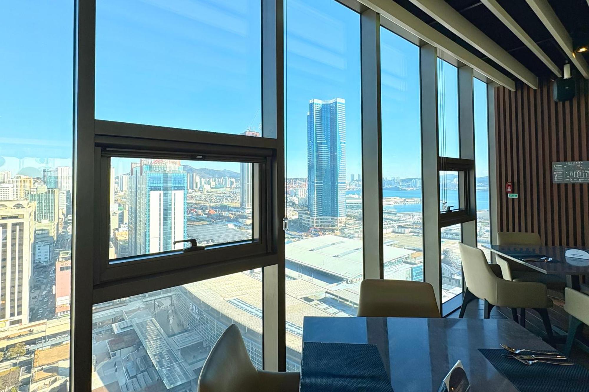 Ramada Encore By Wyndham Busan Station Экстерьер фото