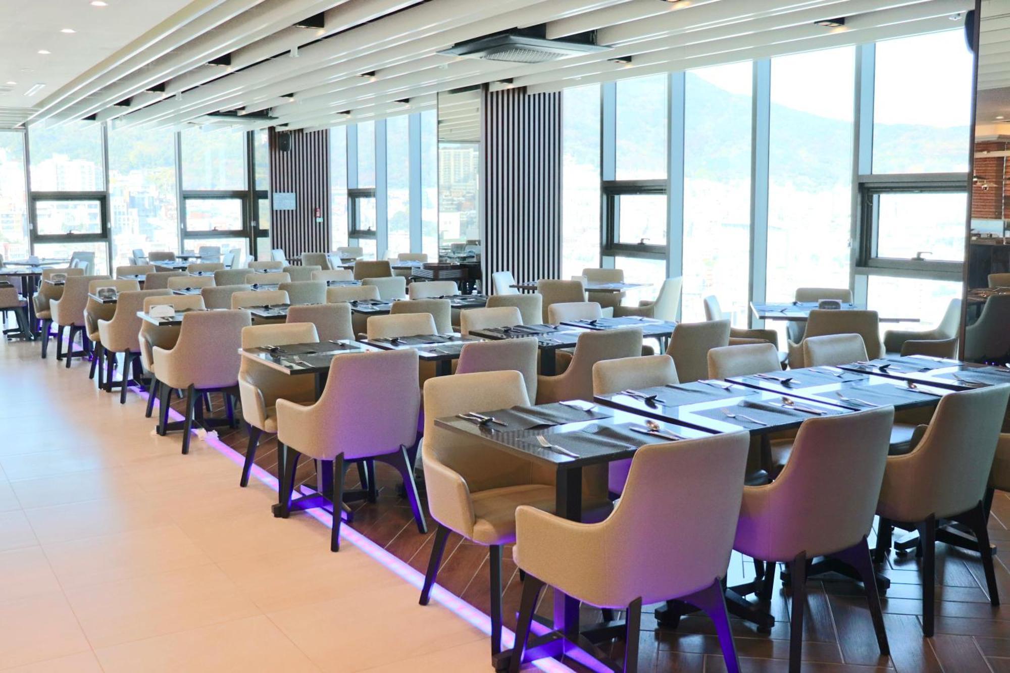 Ramada Encore By Wyndham Busan Station Экстерьер фото