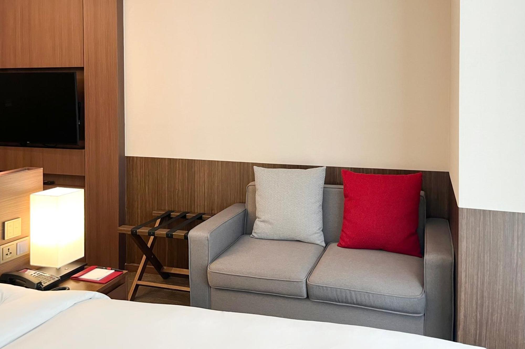 Ramada Encore By Wyndham Busan Station Экстерьер фото