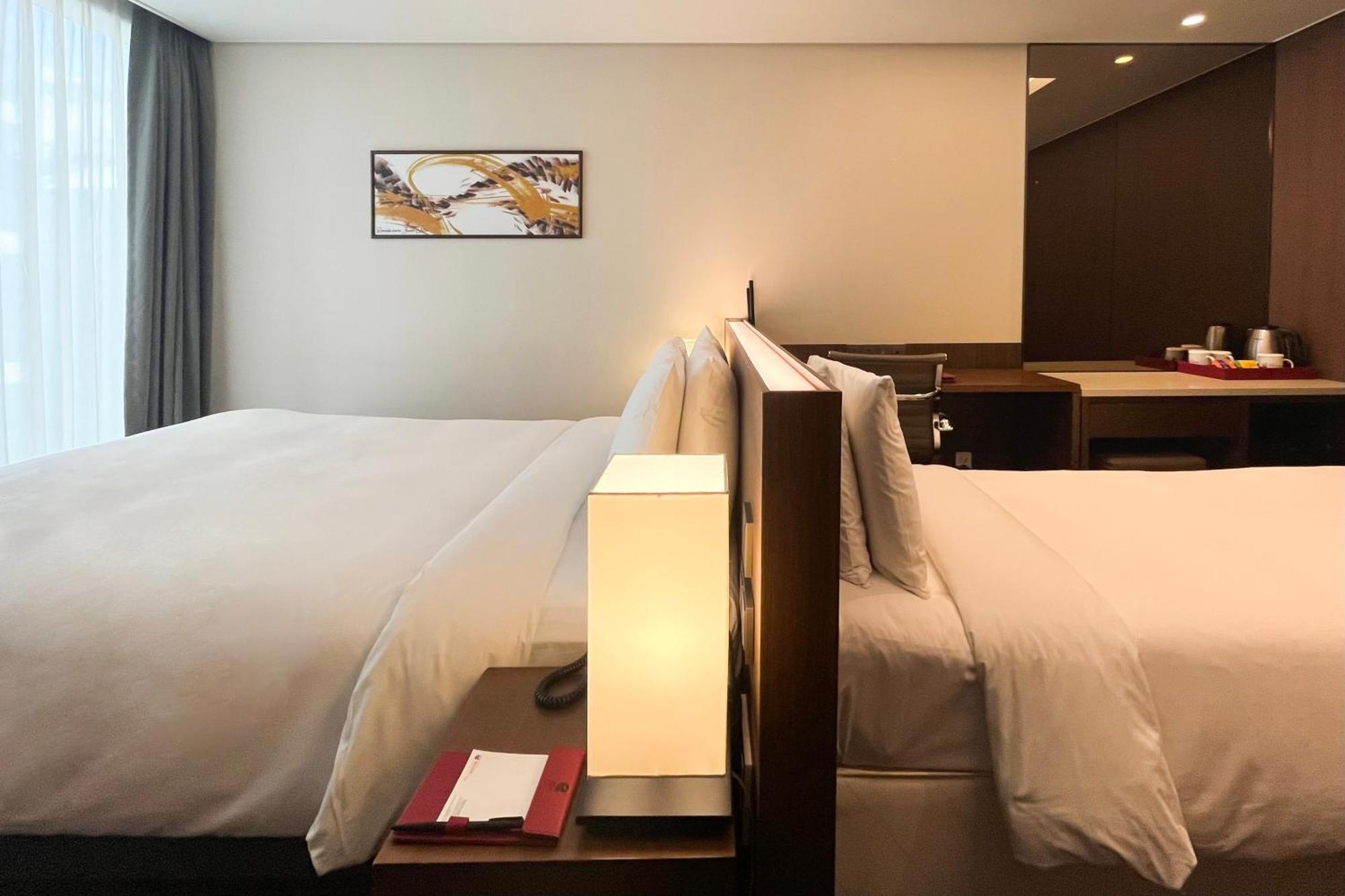 Ramada Encore By Wyndham Busan Station Экстерьер фото