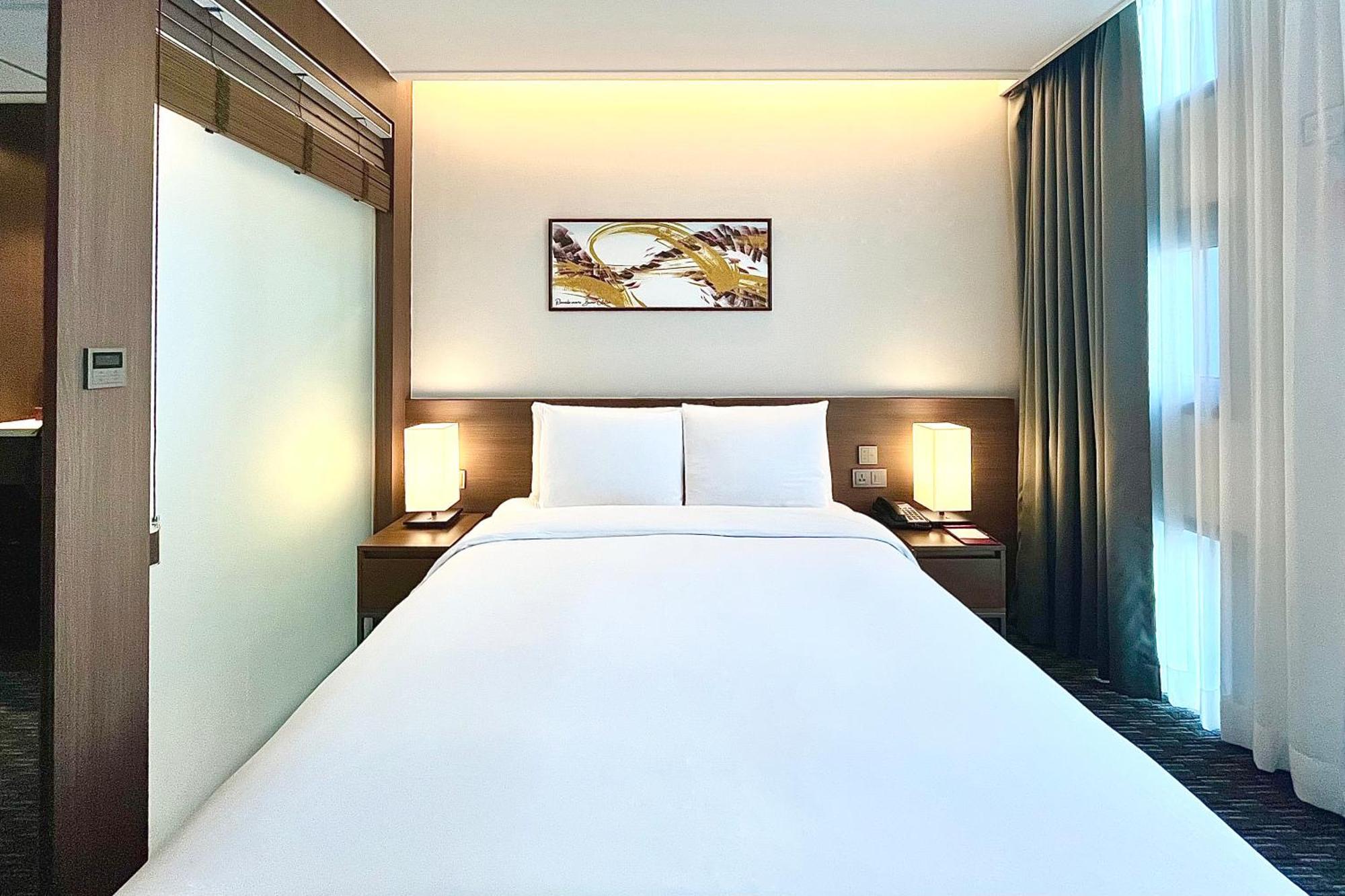 Ramada Encore By Wyndham Busan Station Экстерьер фото